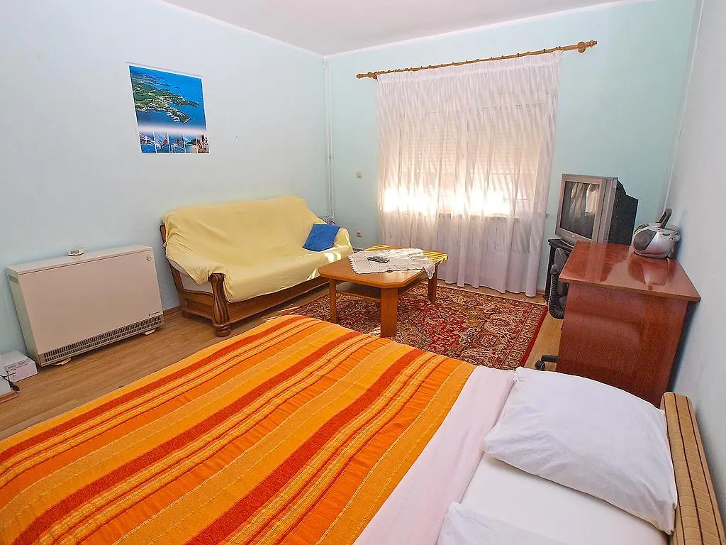 Apartments Pula 926 Croatia