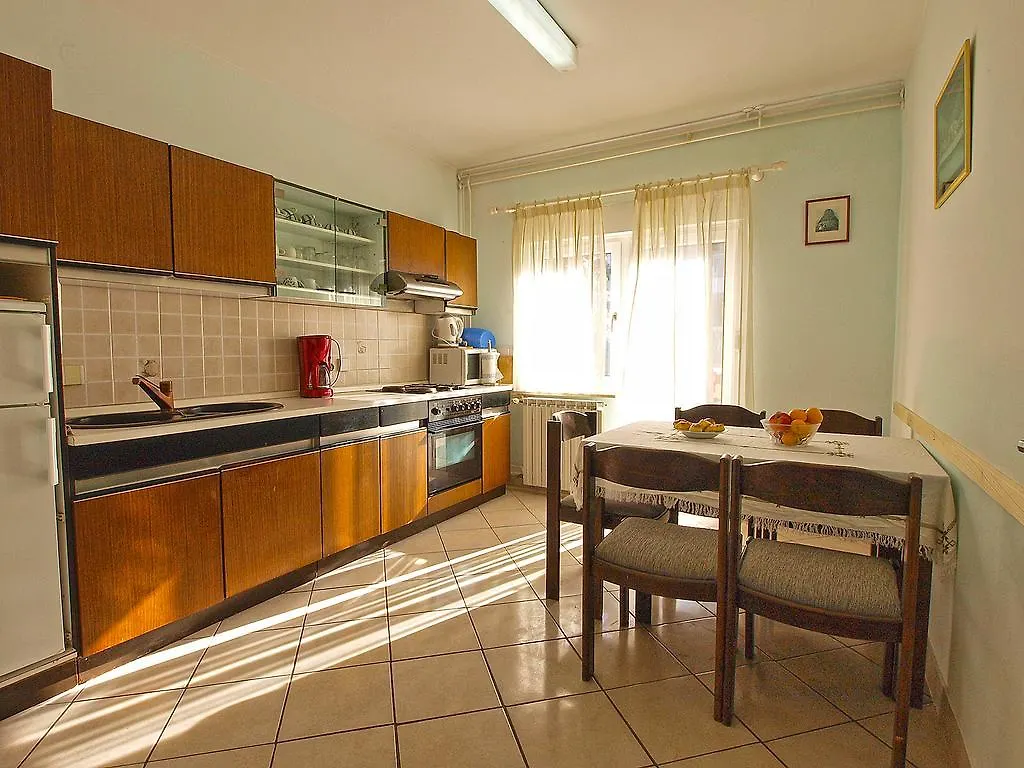 Apartments Pula 926 0*,  Croatia